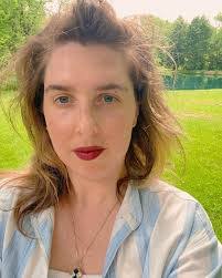 Margo Ross's Instagram, Twitter & Facebook