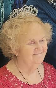 Carol Wetter's Instagram, Twitter & Facebook