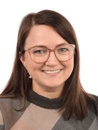 Andrea Buss's Instagram, Twitter & Facebook