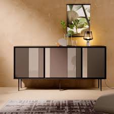 La combinación de estilos representados, base oriental y parte superior moderna, le confieren a este aparador un peculiar diseño, que le dará a su salón comedor un toque de exclusividad especial. Aparadores Modernos Aparadores De Diseno