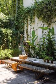 Estancia de 3 días y 3 noches para 10 invitados en la casa de los siete patios. 20 Ideas Para Crear Tu Selva Urbana Con Pocos Metros Cuadrados Decoracion De Patio Jardines Verticales Patio Delantero