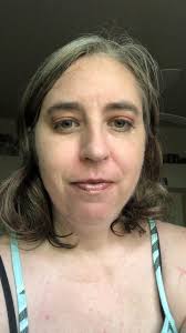 Selena Gomez is all smiles recently—and tbh we love to see it 😍 The  founder of Rare Beauty was recently spotted in a stunning all-red ensemble,  paired with her new Soft Pinch