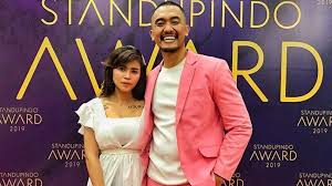 Kartika uus merespons balik omongan netizen tersebut. Istri Ultah Caption Uus Bikin Ngakak