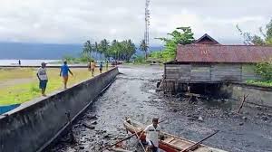 Daryono mengungkapkan, gempa yang mengguncang maluku tengah dan sekitarnya memiliki magnitudo update m 6,0 terjadi pada hari rabu, 16 juni 2021 pukul 11.43.08 wib. Gempa Di Maluku Tengah Rusak Talud Pantai Sepanjang 300 Meter Sentraltimur Com