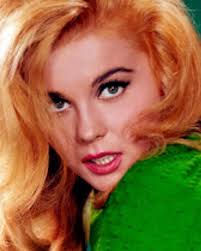 Welcome spring! ☀️☔️ Here's a simple, retro look for the new season. A 60s  wing paired with a tulip-colored lip.🌷 📸 @elenacs1313 uses Eyeliner in  Wicked Game, tinted lip balm in Kid,