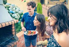 Smaranda are o fire aspra si jocul fara sfarsit al copiilor o deranjeaza. Cum Construiesti Singur Un Gratar De Gradina Ghid Pas Cu Pas Tettu