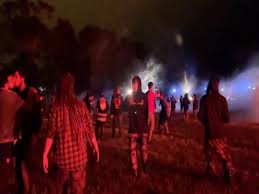 Nonostante l’ok del comitato tecnico scientifico, palazzo chigi resta prudente e rimanda ancora il via libera per le attività della movida, ma si pensa ai ristori economici per il settore. Rave Party Viterbo Sindaco Valentano Sente Lamorgese