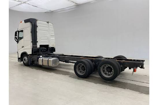 Volvo FH-6X2 Push Axle 2005 Cab & Chassis Truck