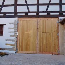 Tor In Larche In Fachwerkgebaude Gartentor Treppe Flugeltore Aus Holz Allemann Gmbh Holz U Metallprodukte In 2020 Holztor Fenster Und Turen Gebaude