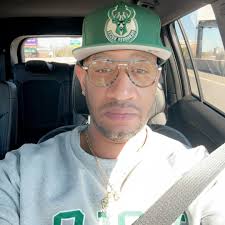 Caitlin Clark picks it off and lays it in 💨