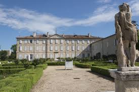 Chateau De Gourdan A Saint Clair Un Lieu Inoubliable Pour Leridotto Et Les Editions De L Ame Pres De Annonay Chateau France Sainte Claire Chateau