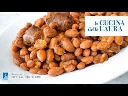 Una ricetta facile da realizzare e semplice da preparare che si ispira alla pietanza clou di uno dei film classici del western all'italiana: I Veri Fagioli Alla Bud Spencer E Terence Hill La Cucina Della Laura Youtube Ricette Cucina Tradizionale Cucina Italiana