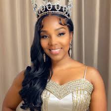 Nah y'all see how Taylor pulled that baby out the basket? 😩😂😂