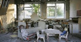 Först 30 år efter katastrofen, som nu blivit en succéserie hos hbo, började inga pylypchuk. Mot Den Forbjudna Zonens Morka Hjarta Svd