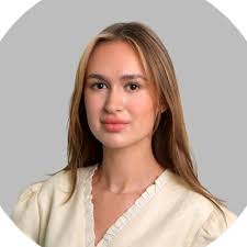 I am thrilled to share that last week, I graduated from Bayes Business  School with a First Class Honours BSc degree in Business Management,  Digital Innovation, and Entrepreneurship.