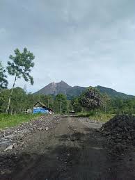 Merapi #gunungmerapi #erupsimerapi 10 tahun lalu, tepatnya 26 oktober 2010, gunung erupsi gunung merapi pada minggu (21/6/2020) pagi, mengakibatkan hujan abu vulkanik di sejumlah. Btn Gunung Merapi Btngunungmerapi Twitter