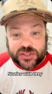 I just ate pizza so it’s still all over my face and shirt a little bit 🍕