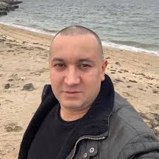 🎄✨ Току що се настанихте на коледния базар в Стамболийски! Очаквам с  нетърпение да ви видя всички тук. Днес сме подготвили фантастична празнична  програма, на която всички да се насладят. Елате да