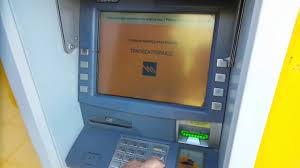 Όσοι θέλουν να μην έχουν ή να έχουν χαμηλά τέλη στην πληρωμή λογαριασμών (π.χ. Apisteyth Alhteia Apo Thn Trapeza Peiraiws Magikh Apath Phge Me Thn Karta Toy Sto Atm Kai Den Pisteye Ayto Poy Eide Na Parembei O Eisaggeleas Afoy Toys Kalyptei O Stoyrnaras