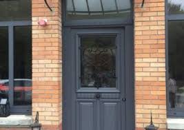 Portes D Entree Bois Avec Grille Menuiserie Collin Nancy Metz Reims Longwy Verdun Et Luxembourg En 2020 Porte Entree Bois Entree Maison Porte Entree Maison