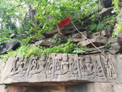THE FORGOTTEN FORT OF AJAIGARH , PANNA - Tripoto