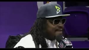 And here's one that's flipped, so that both marshawns are running in the same direction! Marshawn Lynch Gif Find On Gifer