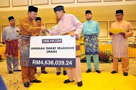 Sultan Selangor Berkenan Terima Bayaran Zakat Perniagaan Rm13 1 Juta Dan Sampaikan Sumbangan Hari Raya Kepada Fakir Miskin Dan Mualaf Sempena Majlis Berbuka Puasa Bersama Rakyat Lembaga Zakat Selangor