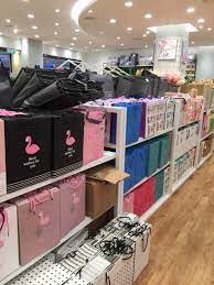 Today, i'm sharing with you my first kaison haul! Kaison Melawati Mall One Stop Concept Store In Kuala Lumpur