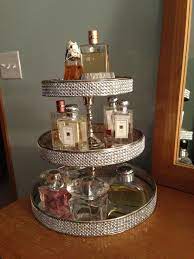 I have looked around for awhile trying to find the perfect cake stand but have had issues finding one that looked right. Pin By Miriam Gunther On Cuarto Perfume Tray Bathroom Organization Diy Perfume Display