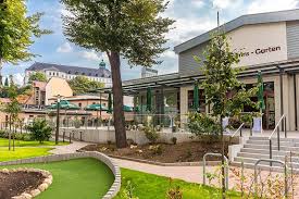The closest leipzig/halle airport is placed in 29.7 km from the hotel. Hochzeit Schumanns Garten Weissenfels