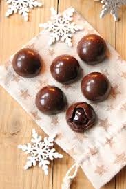 Chocolats Aux Griottines Chocolat Recette Chocolat Et Chocolat Noel