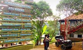 Selain kolam renang sebagai fasilitas utama, di sini juga tersedia fasilitas umum seperti spot wifi , cotton candy , dan pop corn gratis bagi pengunjung. 10 Gambar Alam Wisata Cimahi Harga Tiket Masuk Rute Jalan Menuju Lokasi Penginapan Hotel Villa Paket Wedding Pernikahan Jejakpiknik Com