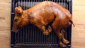 Servimos el cochinillo en porciones con la piel hacia arriba. Cochinillo Asado Al Horno Receta Facil Cocina Casera Y Facil
