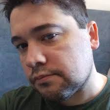 Alejandro Cardozo (@soylapuerta)