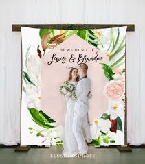 If You Re Looking For A Unique Wedding Decorations Check This Boho Tropical Wedding B Photo Booth Backdrop Wedding Photo Backdrop Wedding Photo Booth Backdrop