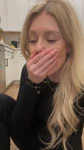 Mediterranean Air Fried Snack Wrap 🌯 The flavors of this one are a party  in your mouth with hummus, chicken, feta + pickled onions. Details below xx  #HungryBlonde #FlavorfulBlonde Wraps I use: @tumaroswraps