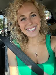 Vicki Howe is the beautiful wife of Eddie Howe. She is so beautiful and  humble 😍 #nufc #toons