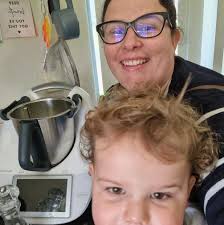 Natasha Earle's Instagram, Twitter & Facebook