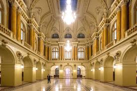 Asigurarea soluţiei optime pentru încălzirea şi climatizarea unui obiectiv de importanţă naţională. Palatul Bnr Interior Bucurestiul Meu Drag