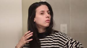 In pratica, puoi lavare i tuoi capelli senza il cosiddetto lavoro magico degli shampoo carichi di sostanze chimiche. Come Lavare I Capelli Senza Shampoo Con Immagini