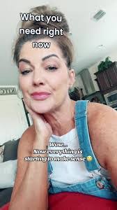 Rose Rawlings's Instagram, Twitter & Facebook