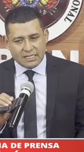 Evo inhabilitado. No puede volver a ser candidato. El Tribunal  Constitucional volvió a pronunciarse hoy. Y esta vez en vivo y directo. ,  “Hemos sido claros y contundentes”., “Hemos interpretado la ...