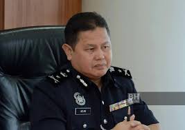 Lazimnya perbuatan penggubahan wang haram atau money laundering membabitkan pindahan dari/ke pelbagai akaun bagi. Polis Sahkan Bukti Berlian Dibeli Guna Wang 1mdb