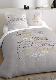 Son design est le résultat d'un mélange ingénieux de la tendance tropicale et que ce soit pour une chambre de fille ou de garçon, une chambre dans les tons pastel ou dans les tons vifs. Chambre Ado Fille Parure De Lit Imprimee Sunshine Parure De Lit Ado Chambre Ado Housse De Couette Ado