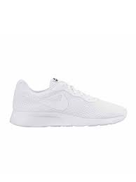 How To Clean White Mesh Shoes In 5 Steps White Sneakers Nike Nike Shoes Outfits How To Clean White Shoes