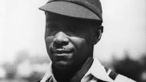 Mark Robotham's Instagram, Twitter & Facebook