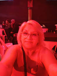 Quien se prende para ir a bailar está noche..