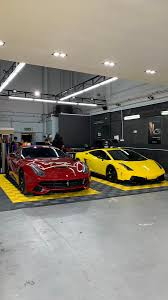 Aku mencoba merangkak maju dan berpegang pada tepi tempat tidur untuk mencoba berdiri, akan aku menoleh ke kanan, ke arah kaca besar lemari yang persis berada di samping kanan tempat tidur. Kacey Legacy Kaceylegacy Twitter