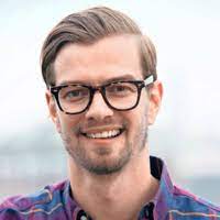 Der zweitname „cornelius sei nur eine erfindung von moderationspartner klaas „heufer umlauf anlässlich eines fernsehbeitrags im rahmen der berlinale 2012 gewesen. Joko Winterscheidt The Personality Database Pdb Hosts Presenters