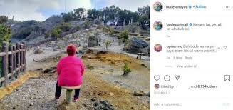 Akhirnya ada orang datang ke rumah, aku beli lagi, aku jual lagi, aku beli lagi, aku jual lagi, ujarnya. 75 Caption Instagram Lucu Yang Singkat Bikin Ngakak Jalantikus
